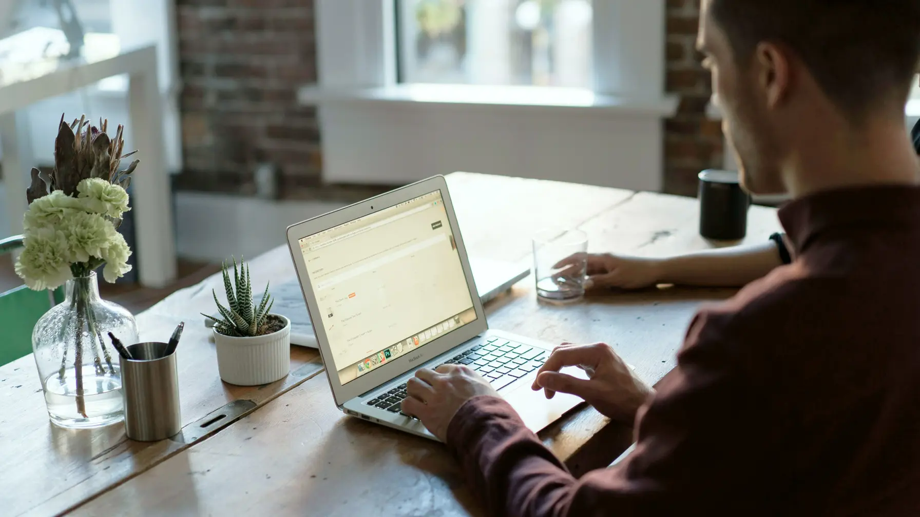 How to Bold Text in a LinkedIn Post (2025 Guide)